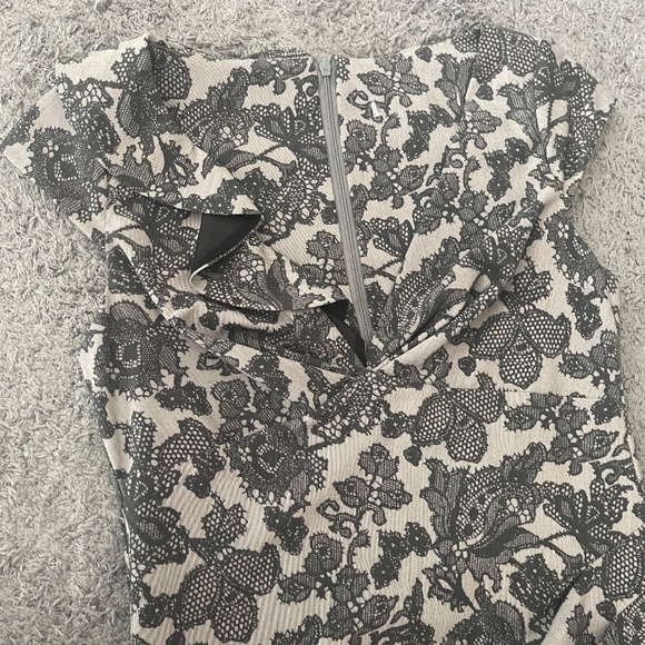 Le château floral dress - Picture 3 of 6